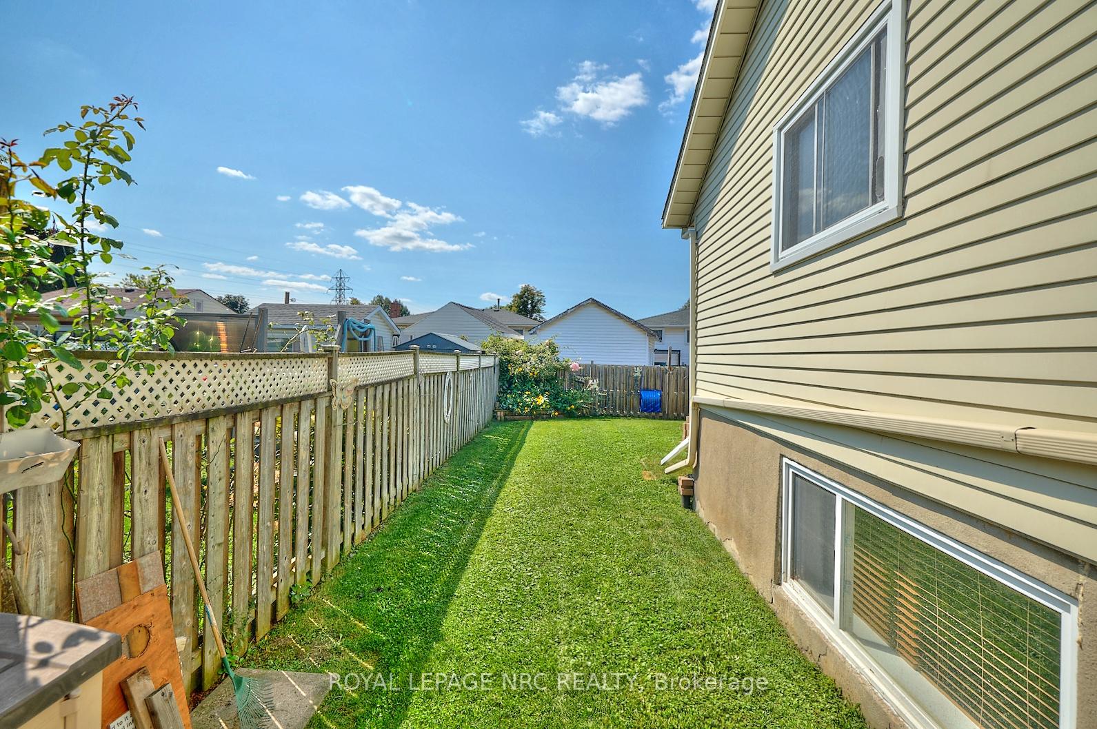 Photo 6 of 104 Carriage Road, St. Catharines, Secord Woods — HOMEH