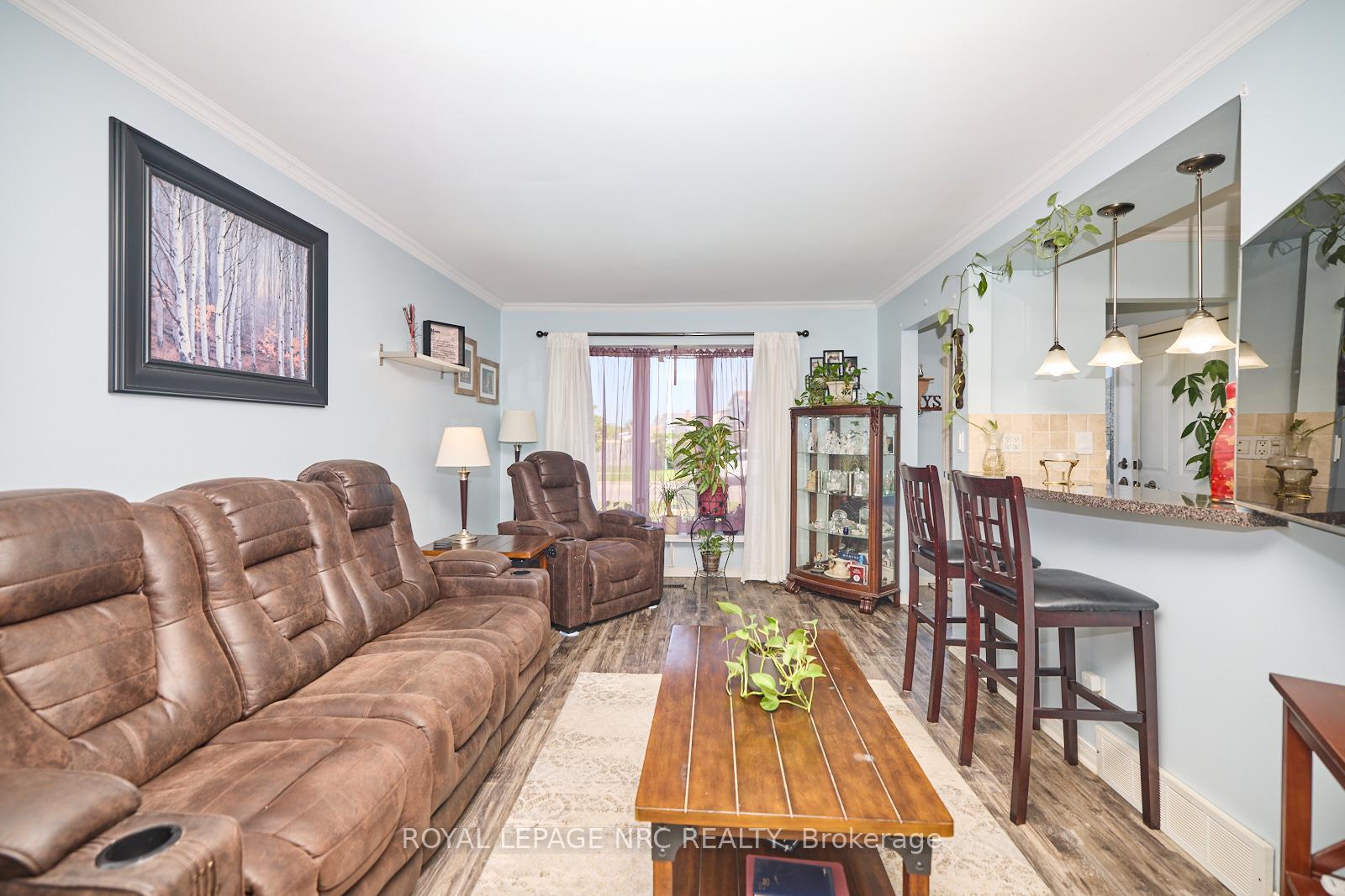 Photo 15 of 104 Carriage Road, St. Catharines, Secord Woods — HOMEH