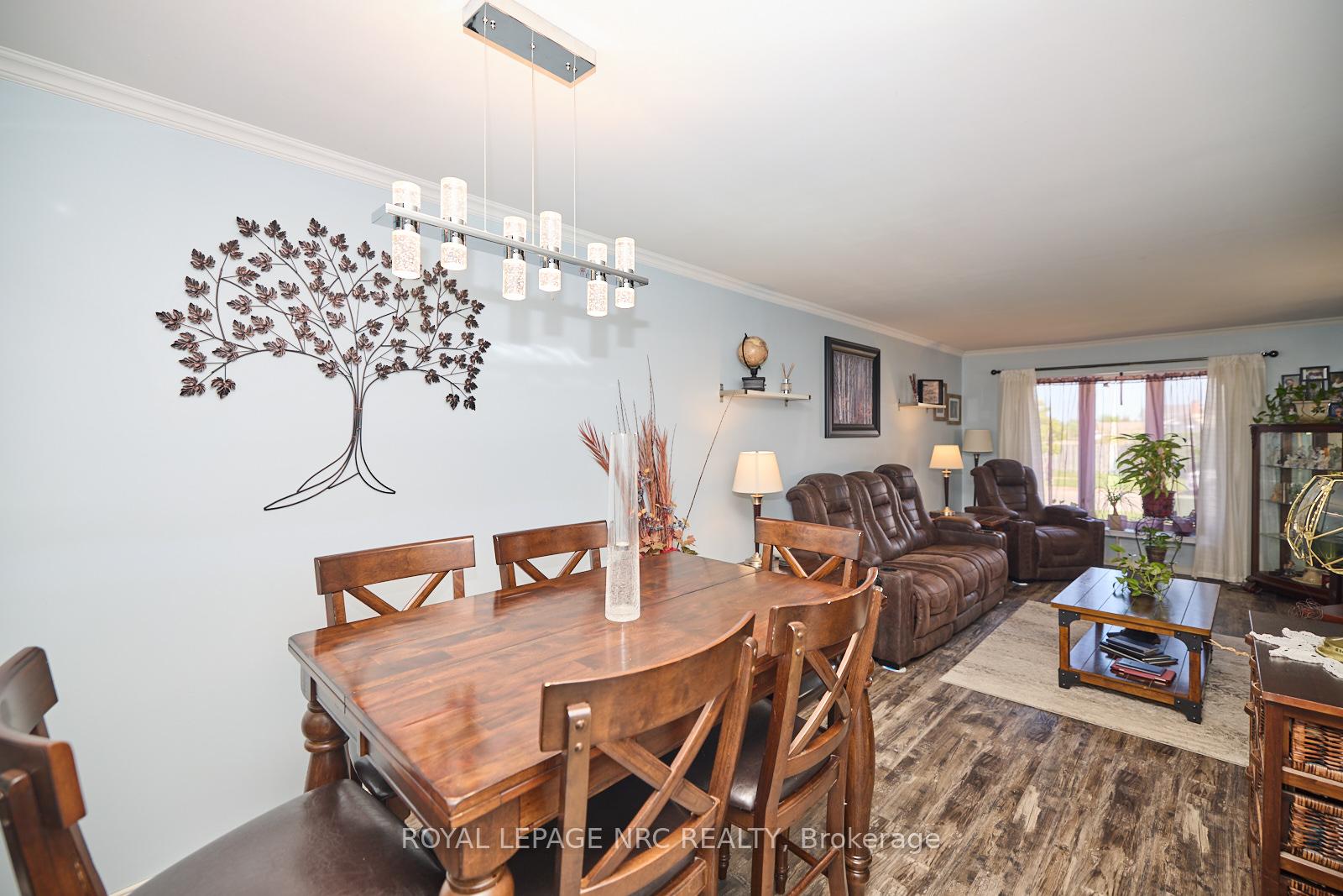 Photo 17 of 104 Carriage Road, St. Catharines, Secord Woods — HOMEH