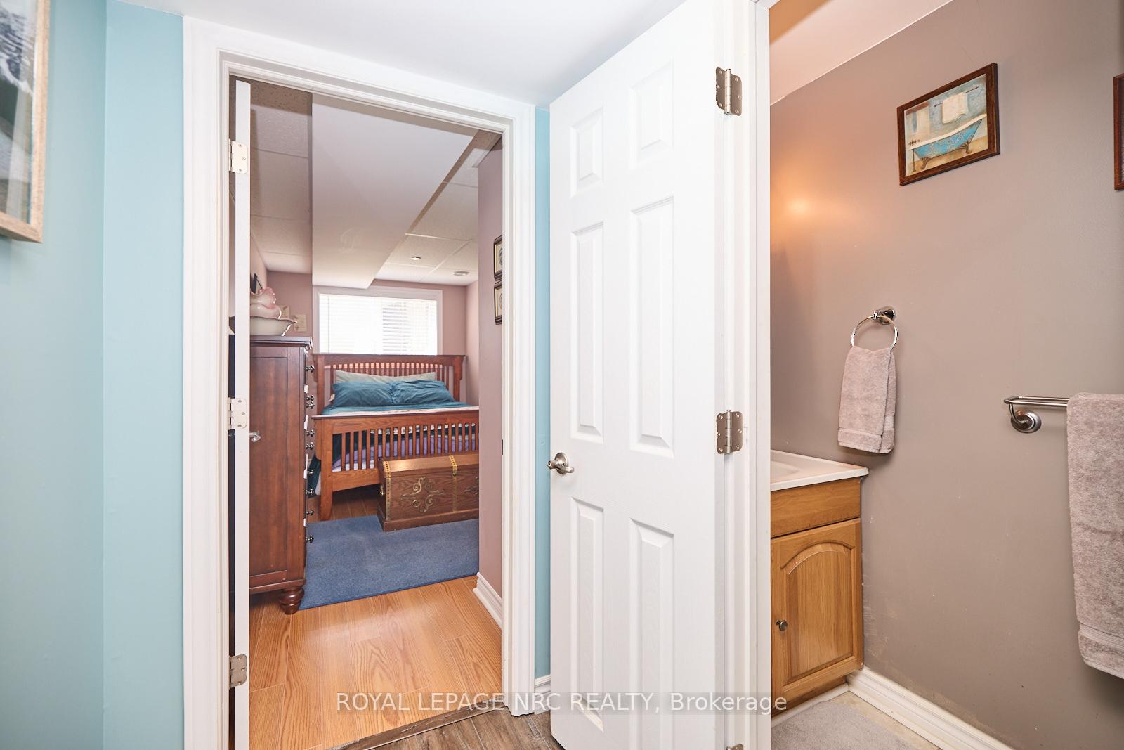 Photo 23 of 104 Carriage Road, St. Catharines, Secord Woods — HOMEH