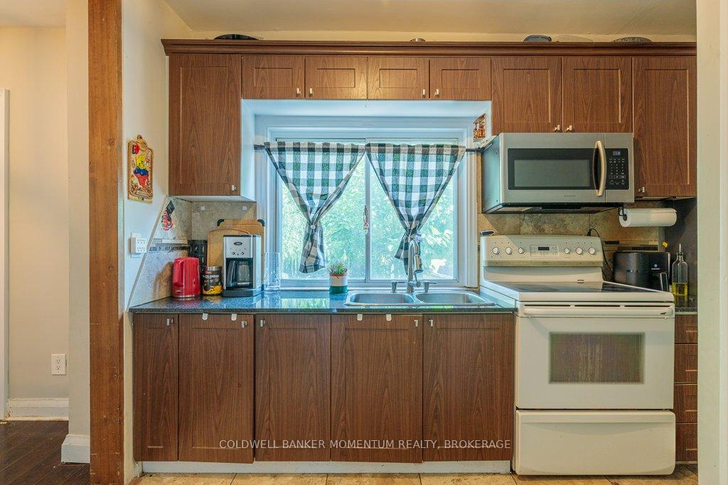 Photo 11 of 115 Pelham Road, St. Catharines, Western Hill — HOMEH