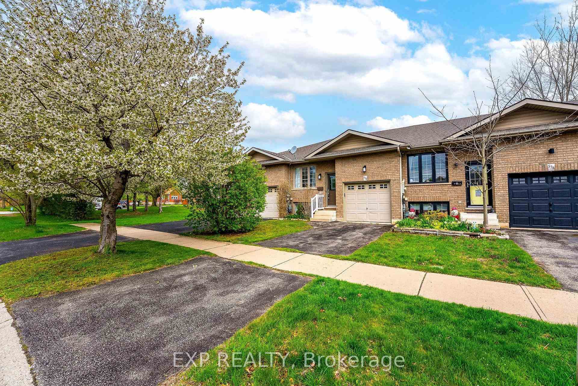 Photo 3 of 576 Grey Street, Brant, Brantford Twp — HOMEH