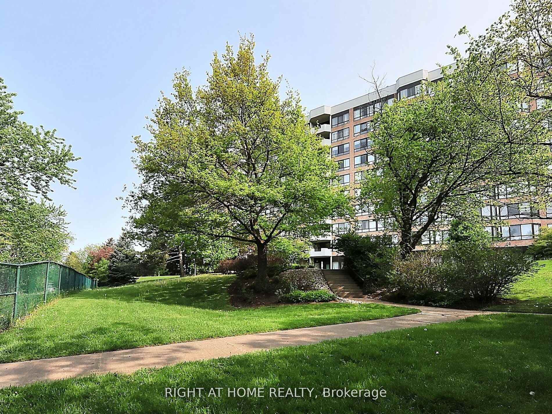 Photo 16 of Unit 1123, 25 Austin Drive, Markham, Markville — HOMEH