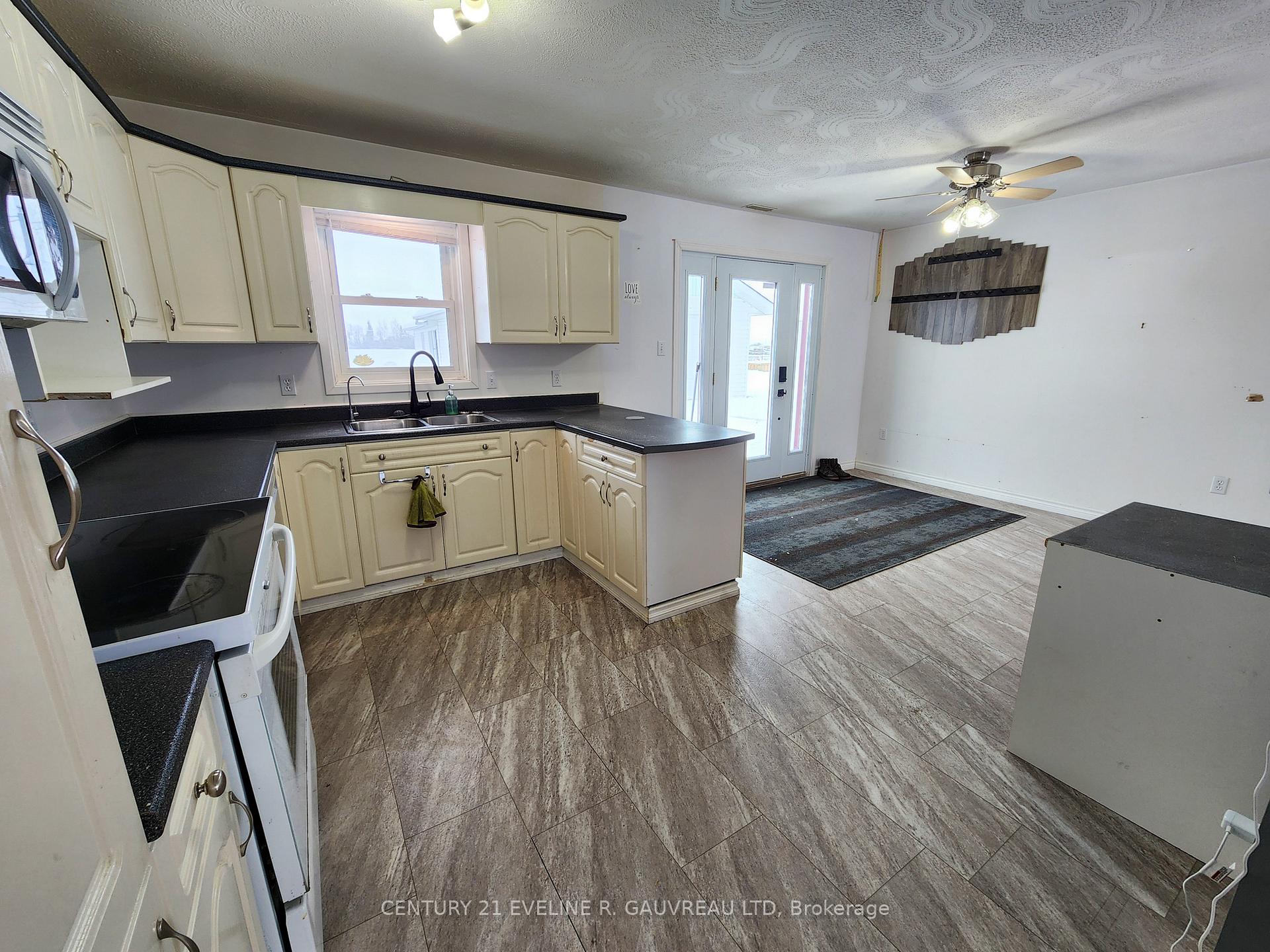Photo 5 of 41 Sixth Street, Armstrong, Earlton — HOMEH