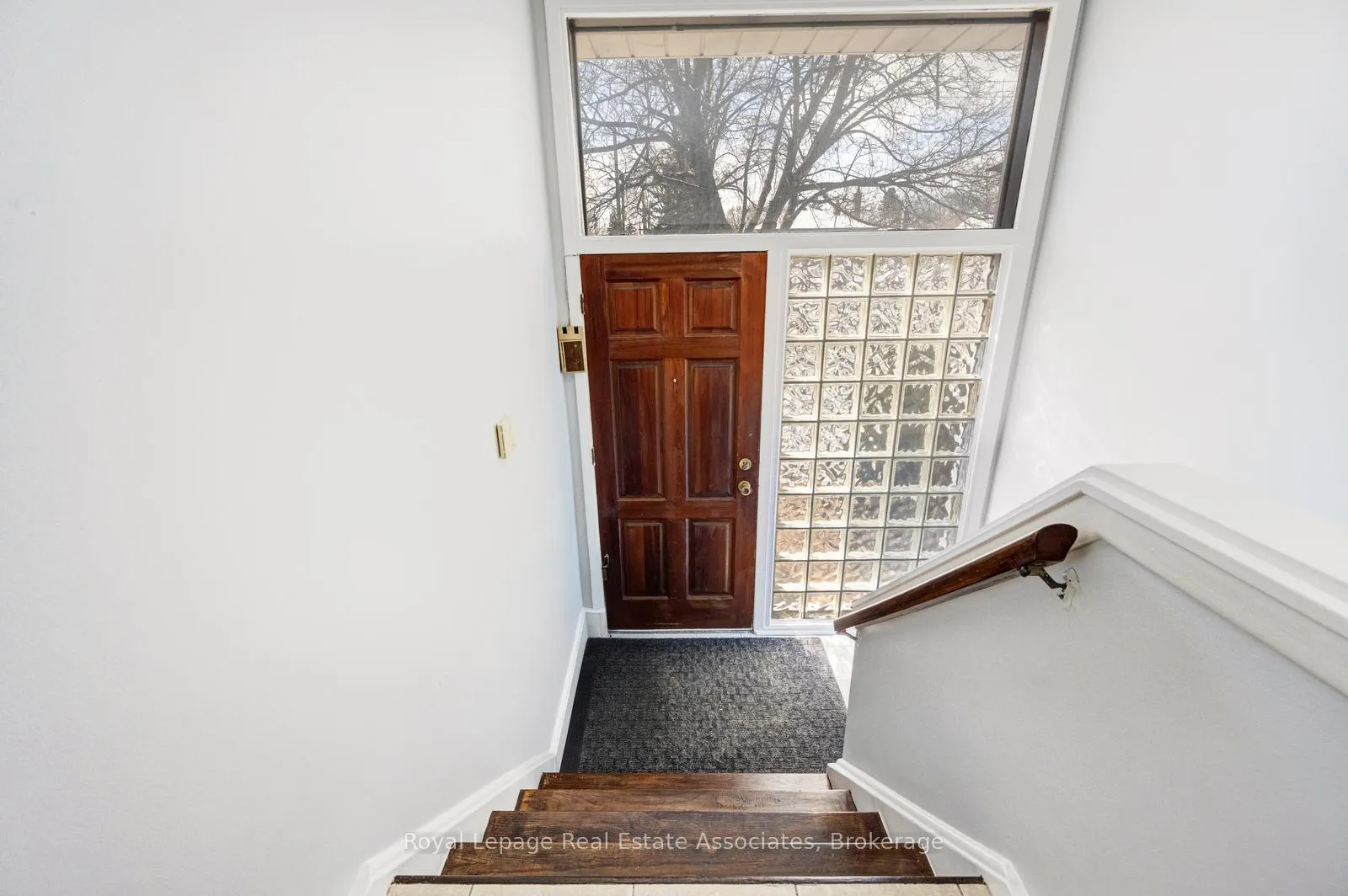 Photo 4 of 8 Caulfield Road, Etobicoke, Elms-Old Rexdale — HOMEH