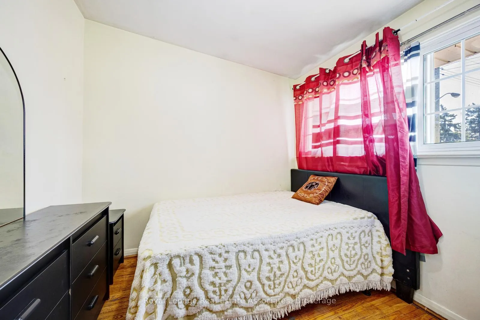 Photo 16 of 8 Caulfield Road, Etobicoke, Elms-Old Rexdale — HOMEH
