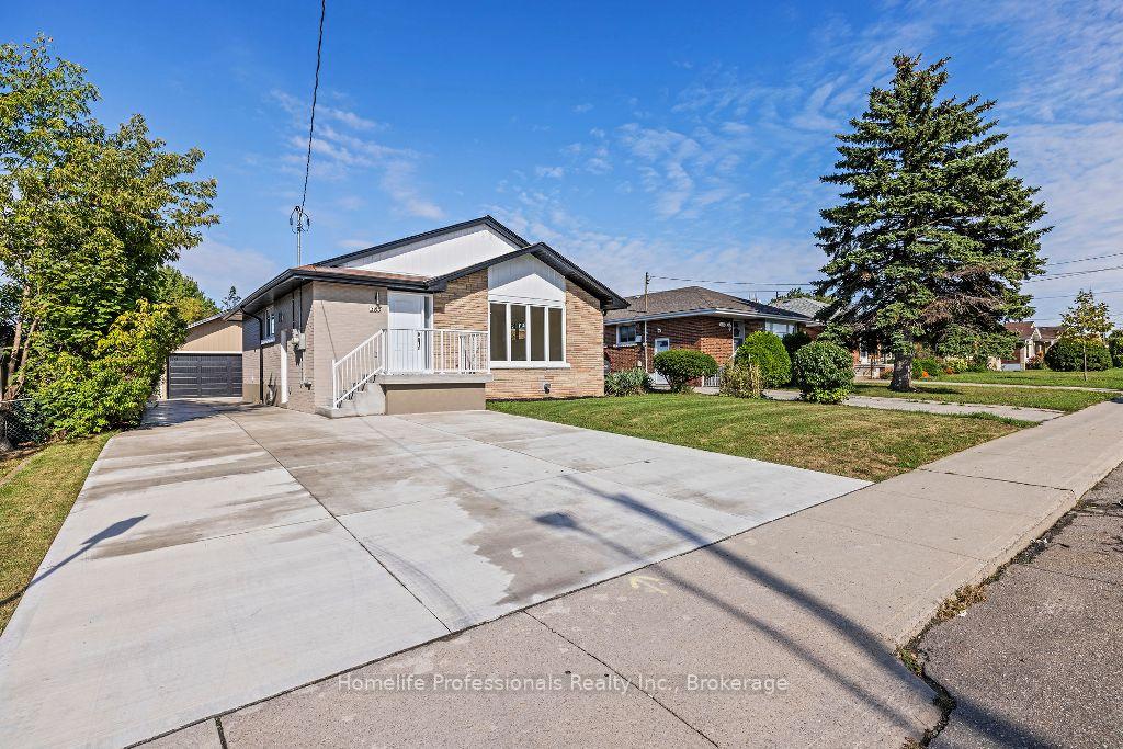 Photo 2 of 583 Britannia Avenue, Hamilton, Normanhurst — HOMEH