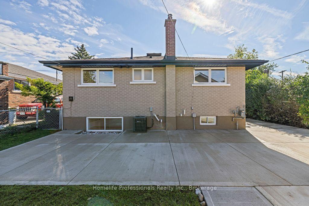 Photo 5 of 583 Britannia Avenue, Hamilton, Normanhurst — HOMEH