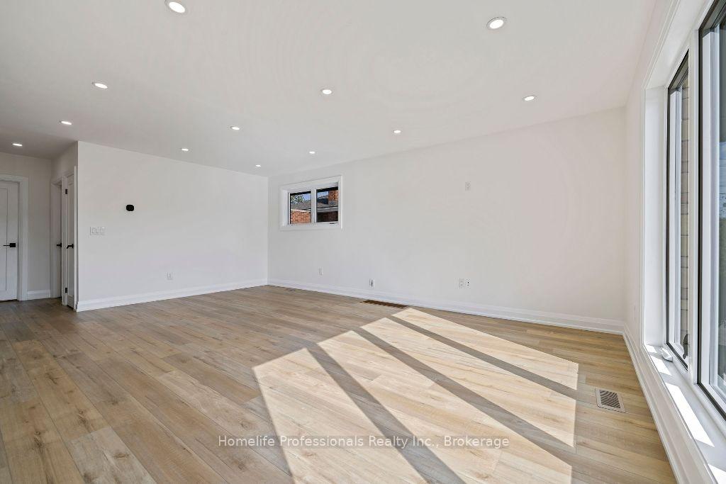 Photo 17 of 583 Britannia Avenue, Hamilton, Normanhurst — HOMEH