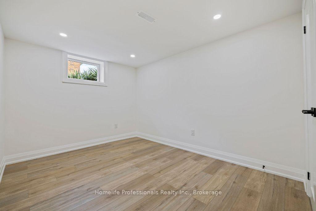Photo 35 of 583 Britannia Avenue, Hamilton, Normanhurst — HOMEH