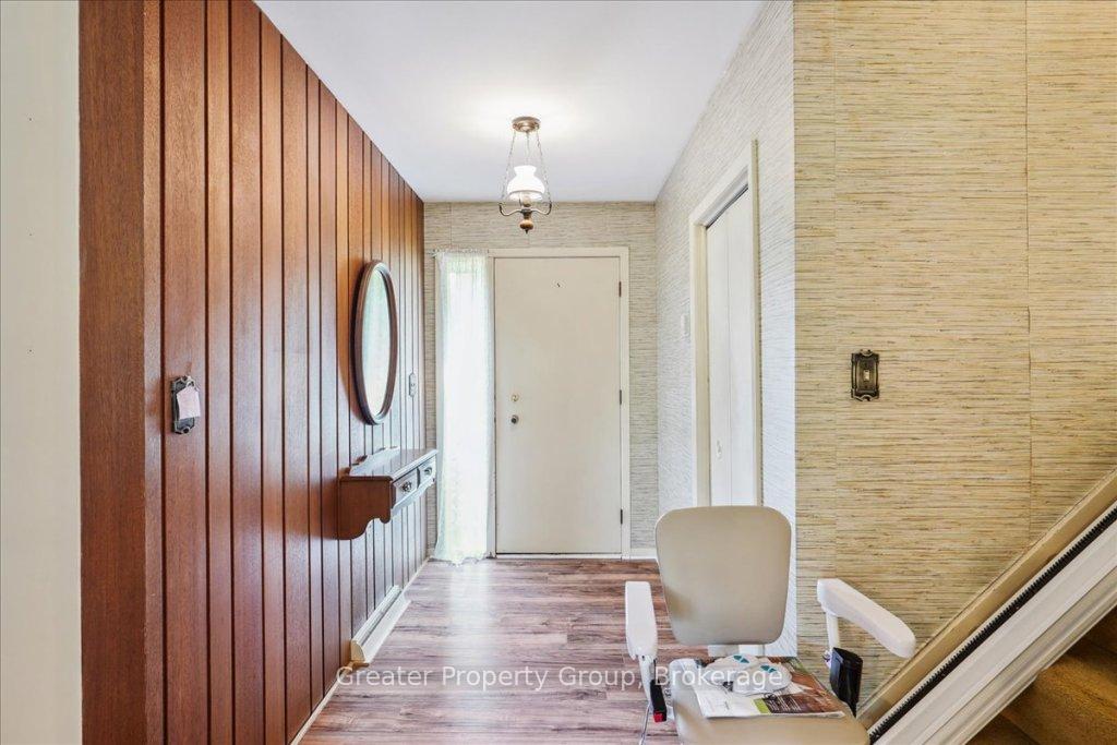 Photo 5 of 9 Briarsdale Drive, St. Catharines, Glendale/Glenridge — HOMEH