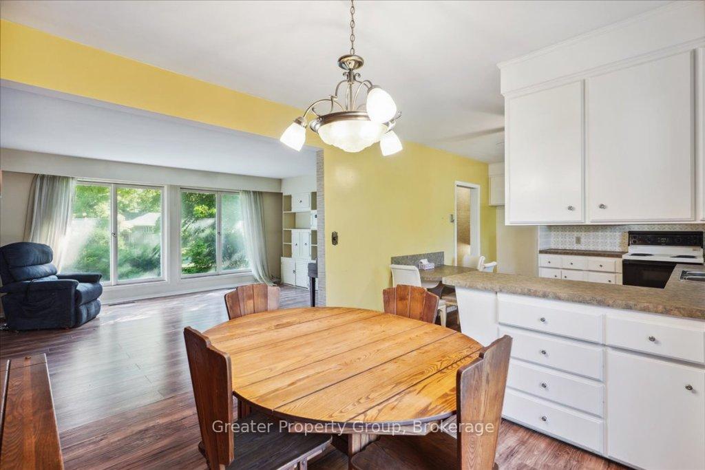 Photo 10 of 9 Briarsdale Drive, St. Catharines, Glendale/Glenridge — HOMEH