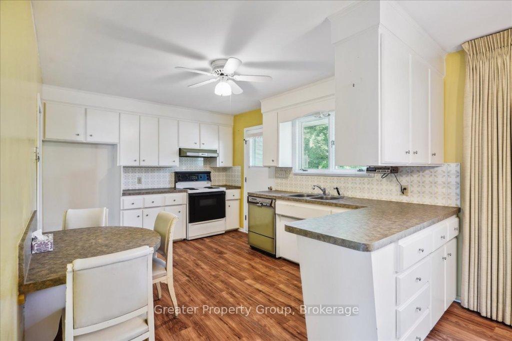 Photo 11 of 9 Briarsdale Drive, St. Catharines, Glendale/Glenridge — HOMEH