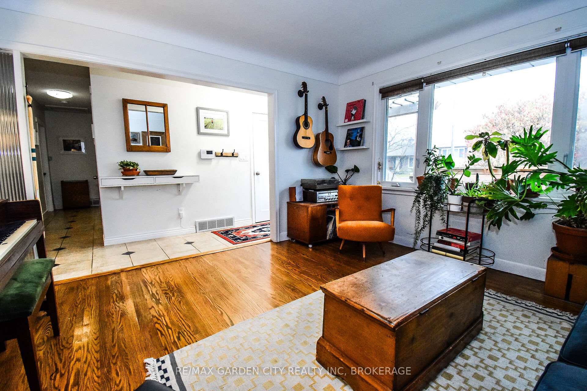 Photo 5 of 56 Longfellow Avenue, St. Catharines, Haig — HOMEH