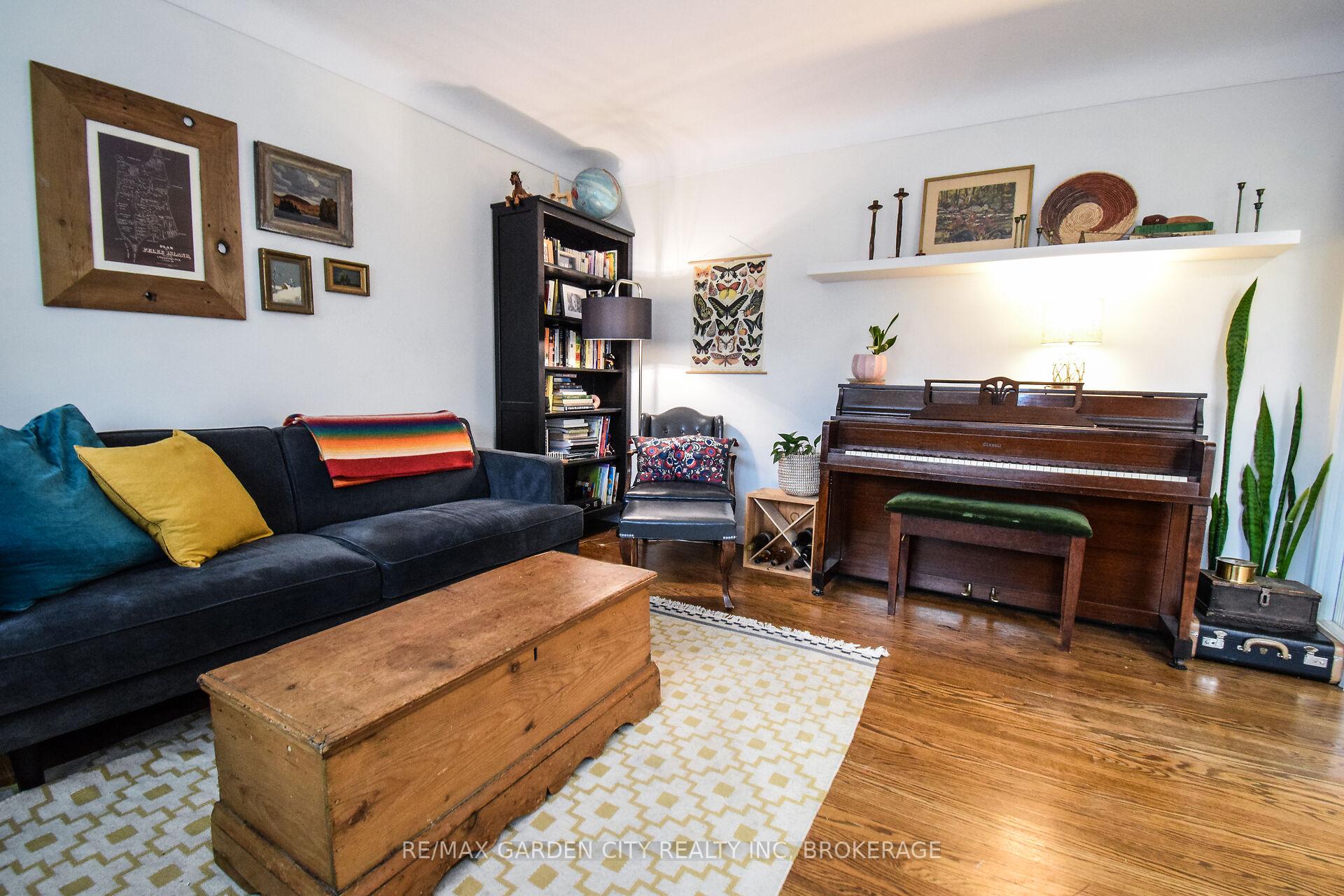Photo 6 of 56 Longfellow Avenue, St. Catharines, Haig — HOMEH