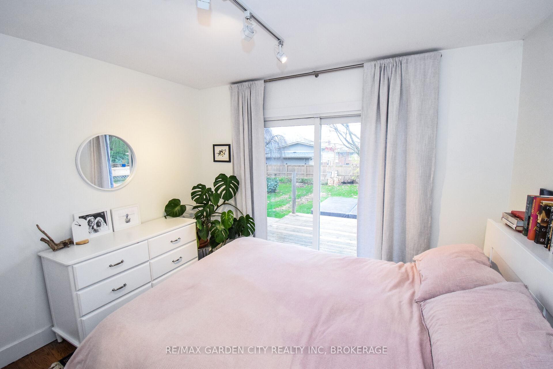 Photo 14 of 56 Longfellow Avenue, St. Catharines, Haig — HOMEH