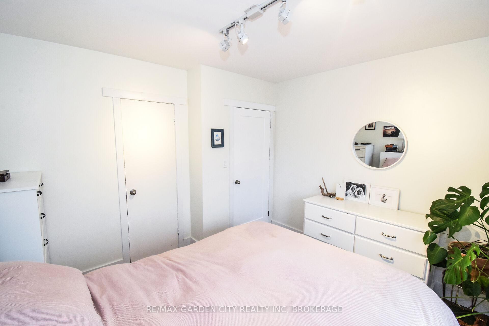 Photo 15 of 56 Longfellow Avenue, St. Catharines, Haig — HOMEH