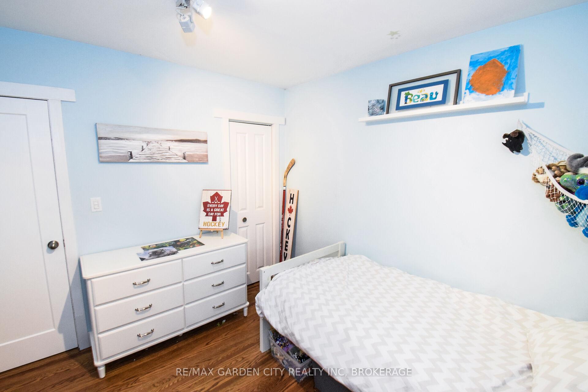 Photo 18 of 56 Longfellow Avenue, St. Catharines, Haig — HOMEH