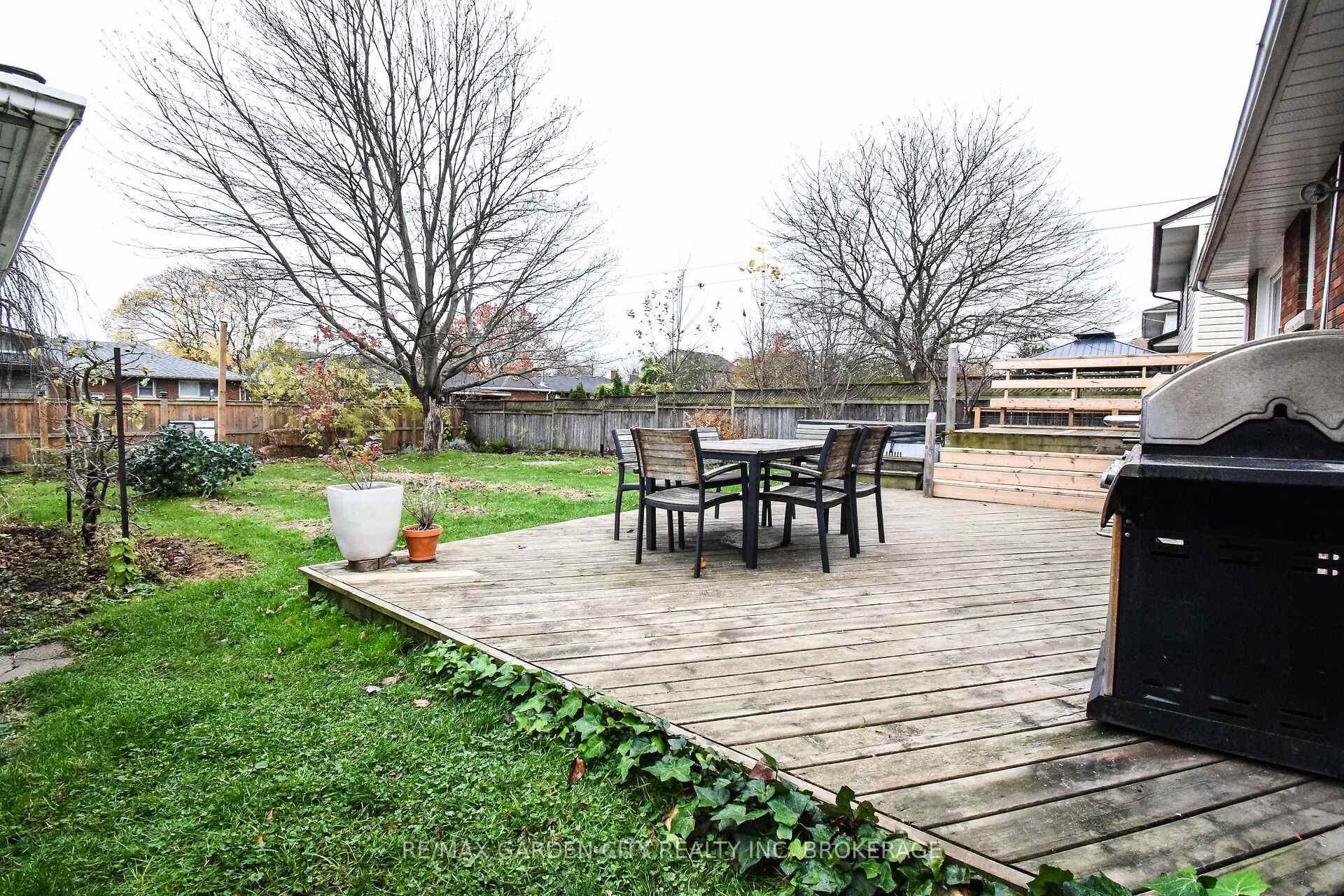 Photo 28 of 56 Longfellow Avenue, St. Catharines, Haig — HOMEH