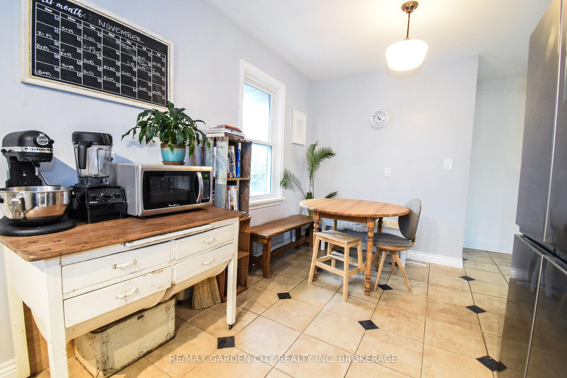 Photo 32 of 56 Longfellow Avenue, St. Catharines, Haig — HOMEH