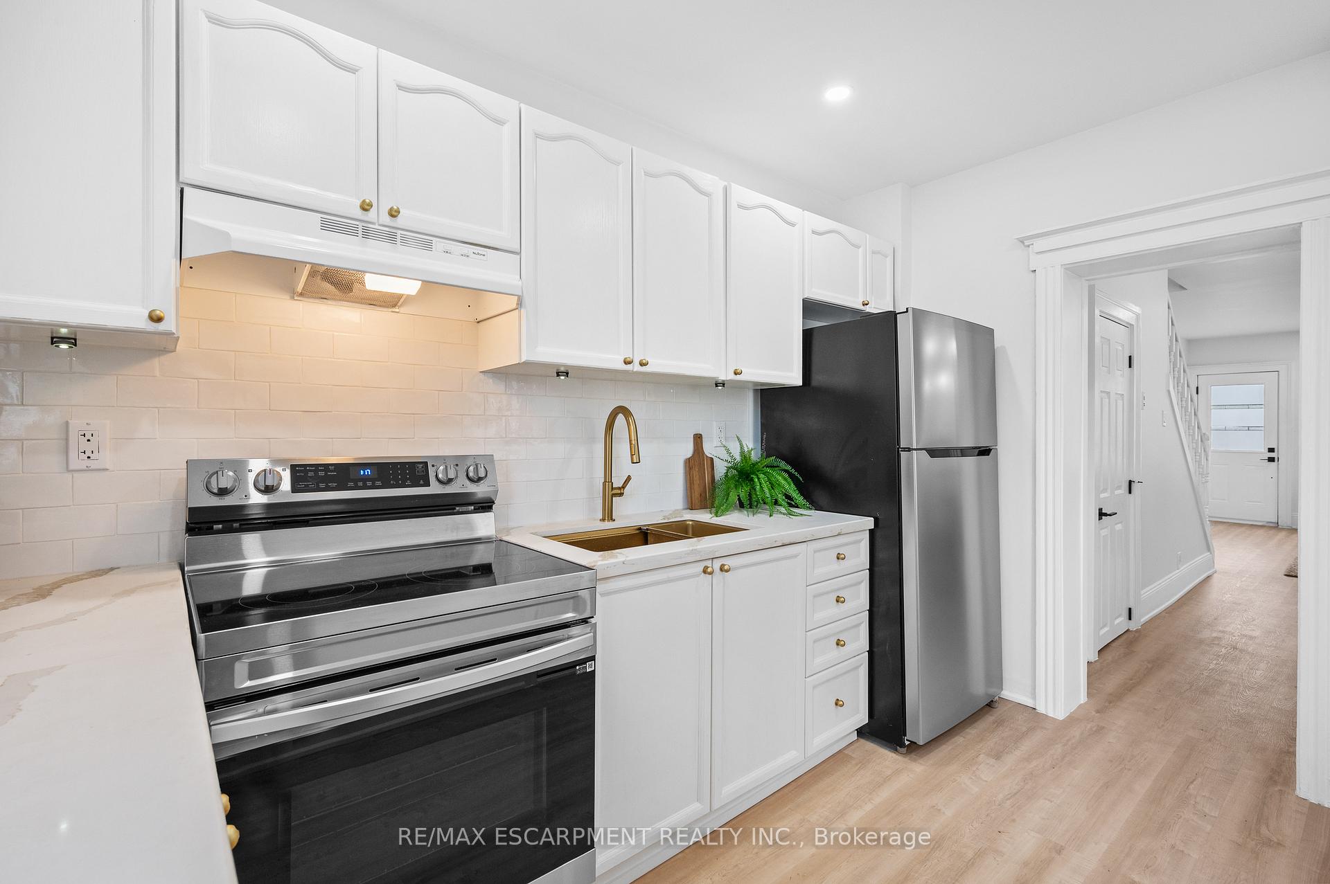Photo 9 of 104 Gibson Avenue, Hamilton, Gibson — HOMEH