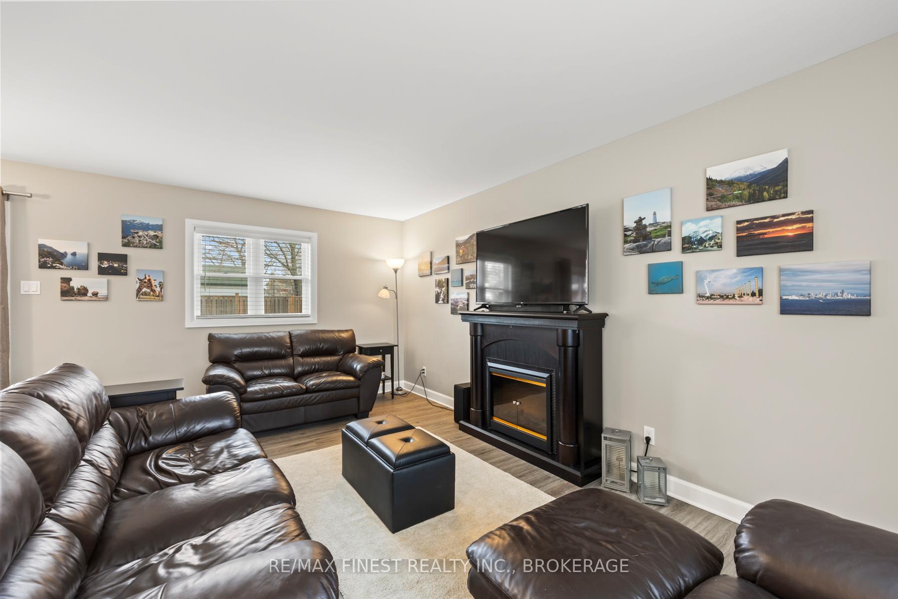 Photo 6 of 74 Brock Street W, Gananoque — HOMEH