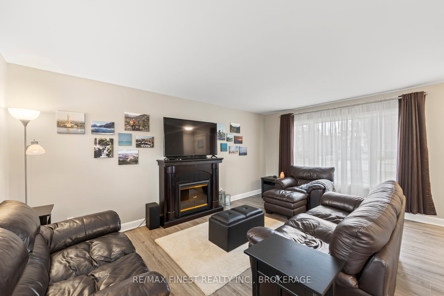 Photo 7 of 74 Brock Street W, Gananoque — HOMEH