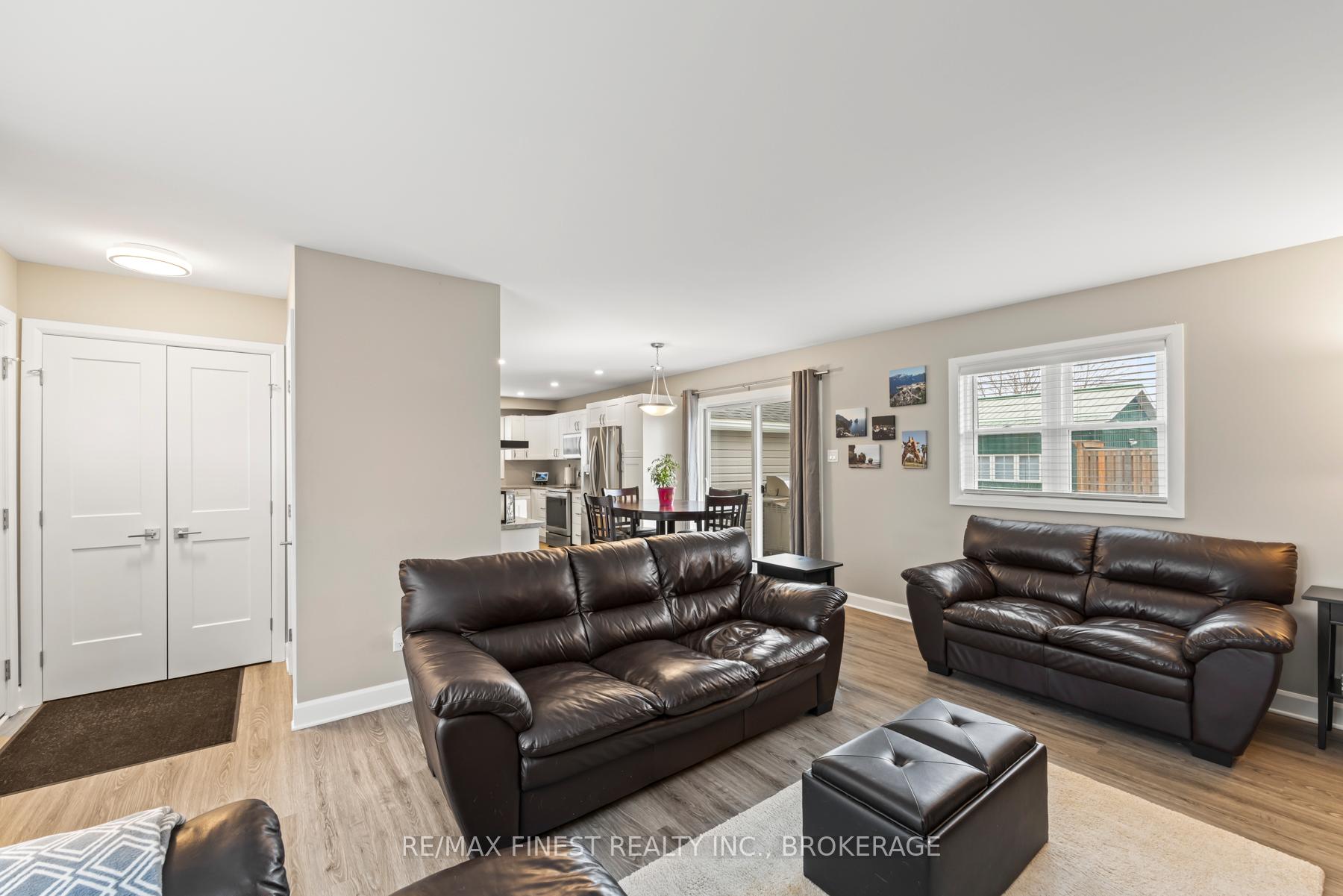 Photo 8 of 74 Brock Street W, Gananoque — HOMEH