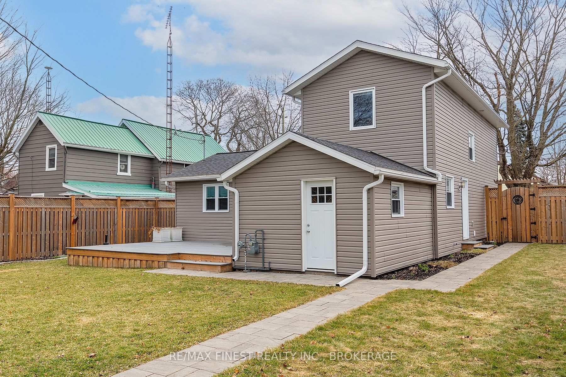 Photo 37 of 74 Brock Street W, Gananoque — HOMEH