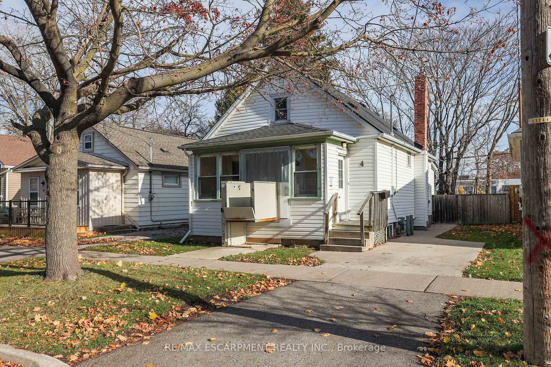 Photo 1 of 4 Mildred Avenue, St. Catharines, Haig — HOMEH