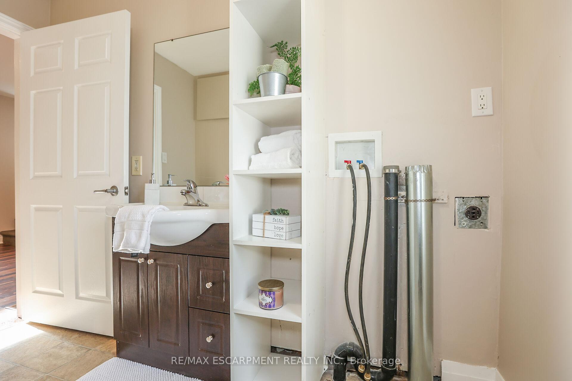 Photo 16 of 4 Mildred Avenue, St. Catharines, Haig — HOMEH