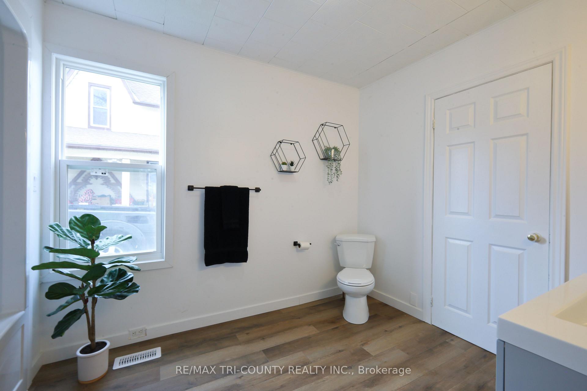 Photo 14 of 7 Eagle Street, St. Thomas — HOMEH