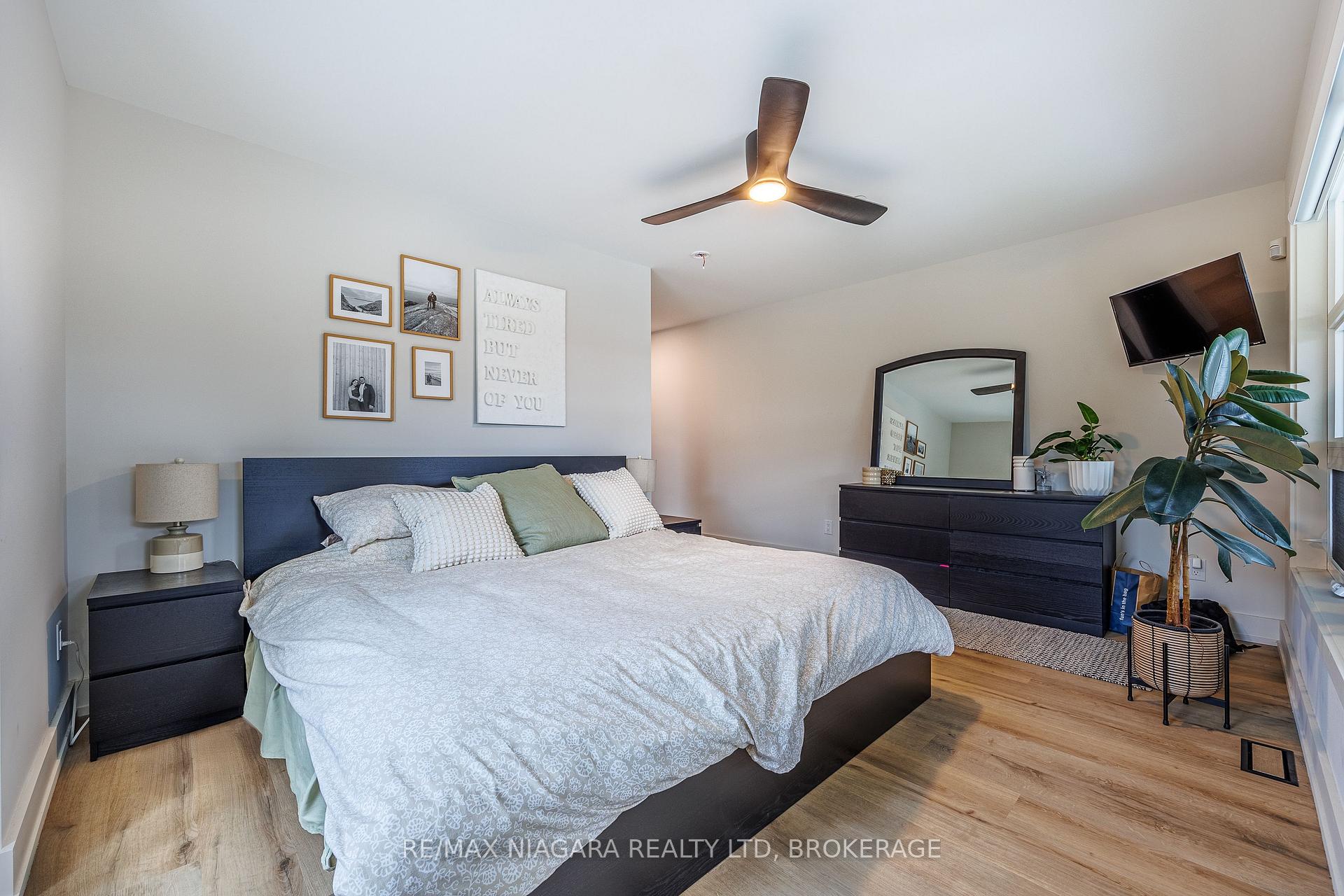 Photo 11 of 104 Broadway Avenue, St. Catharines, Port Weller — HOMEH