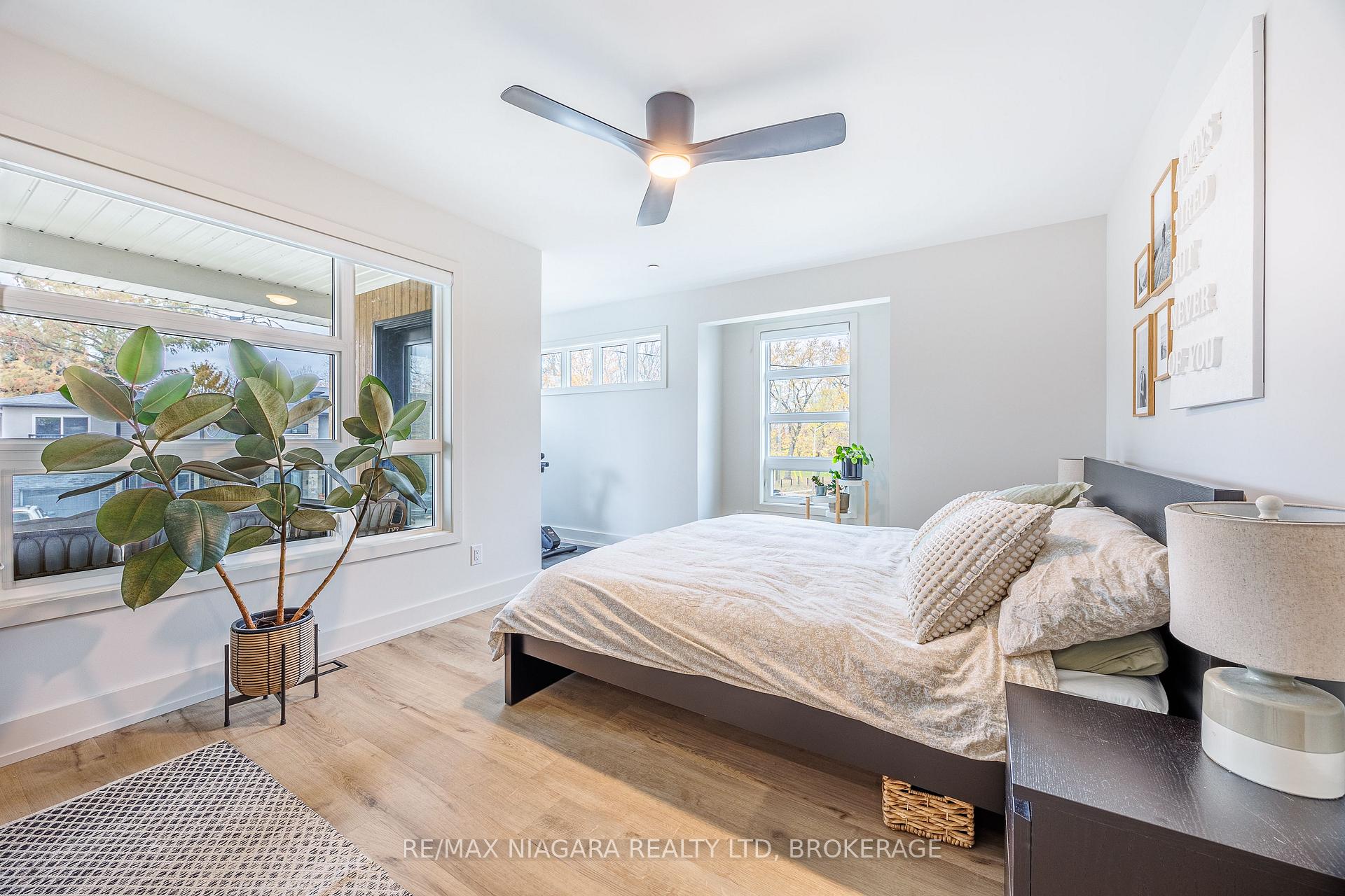 Photo 14 of 104 Broadway Avenue, St. Catharines, Port Weller — HOMEH