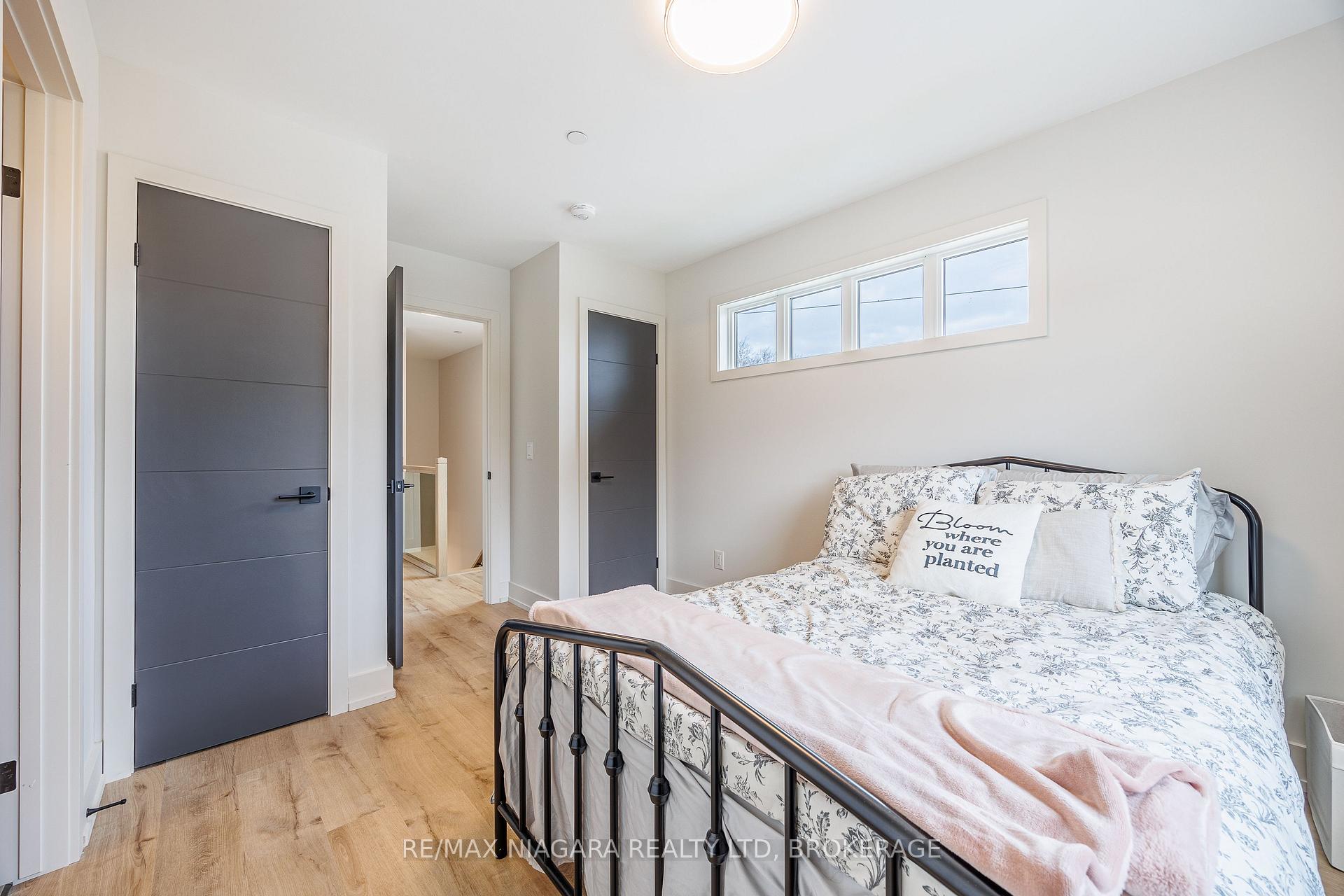 Photo 17 of 104 Broadway Avenue, St. Catharines, Port Weller — HOMEH