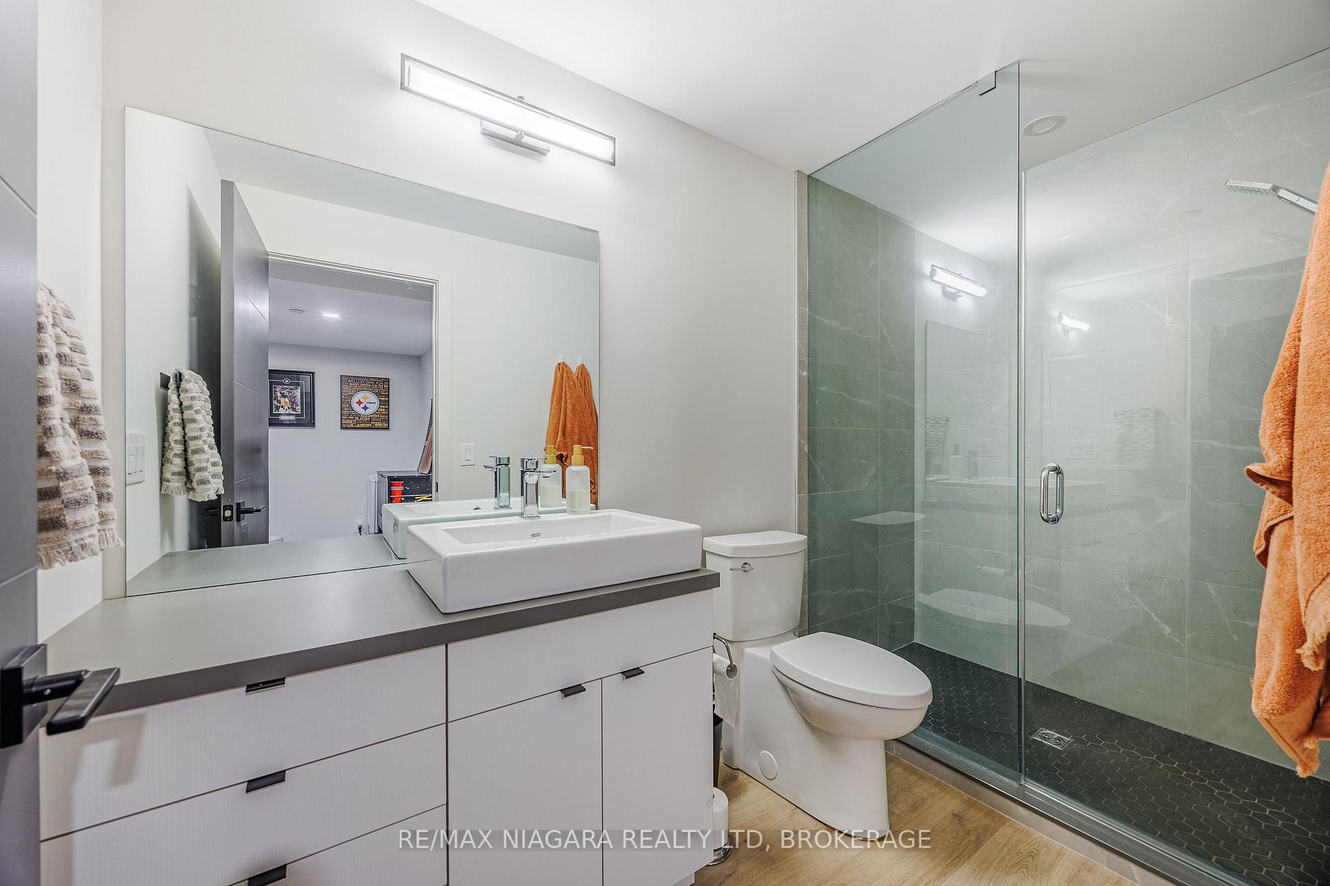 Photo 20 of 104 Broadway Avenue, St. Catharines, Port Weller — HOMEH