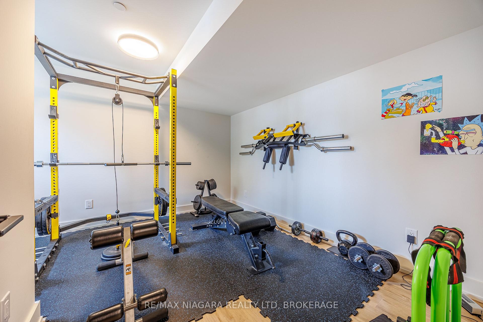 Photo 21 of 104 Broadway Avenue, St. Catharines, Port Weller — HOMEH