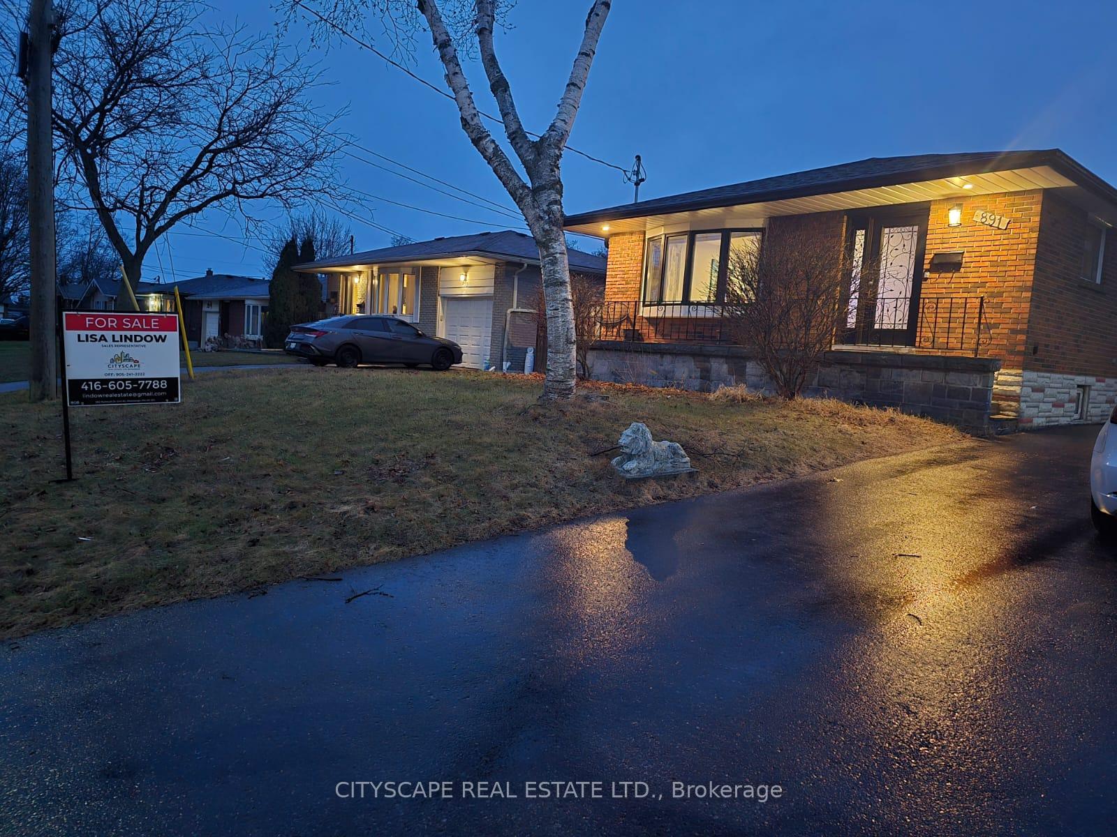 Front of 891 Curtis Crescent