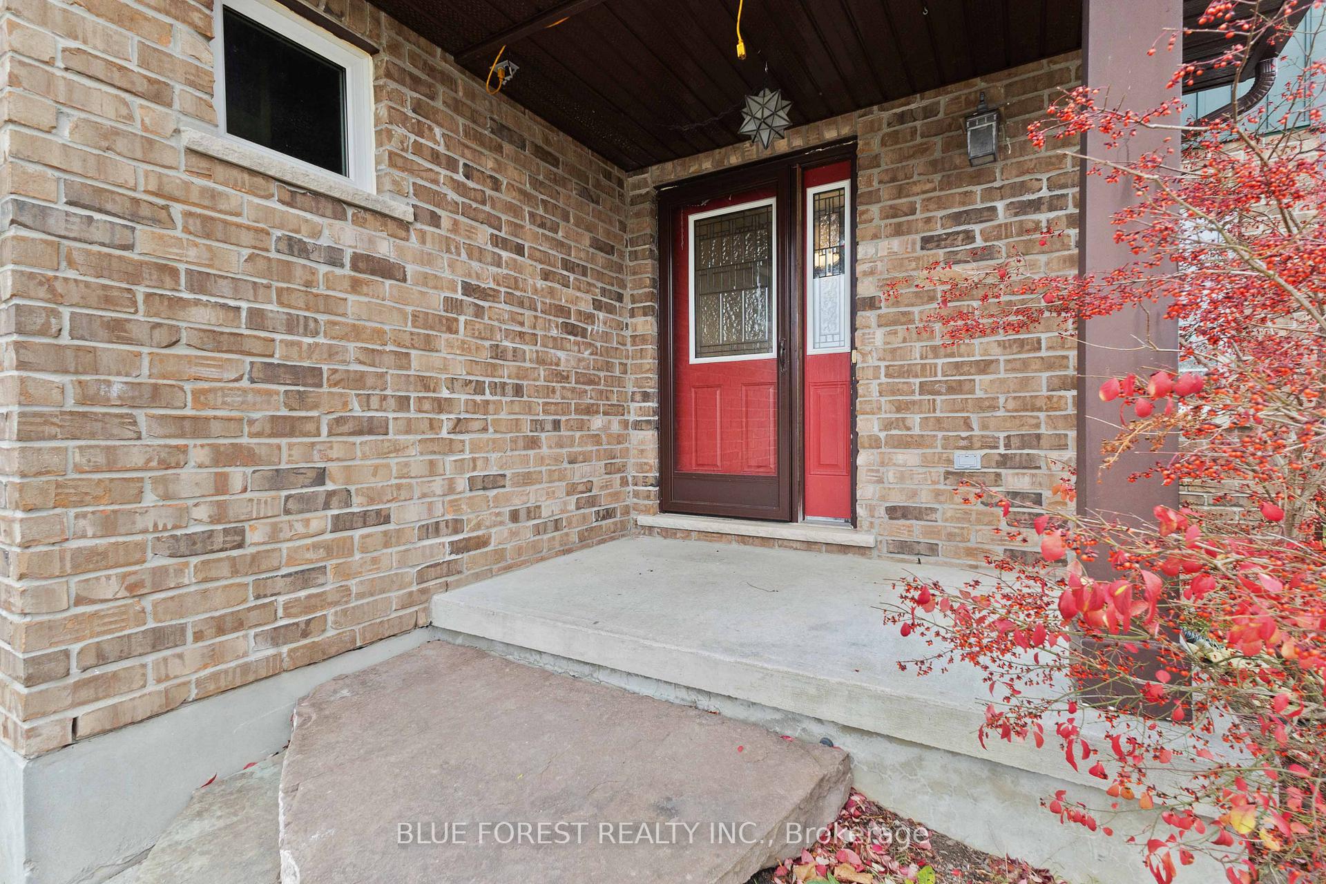 Photo 4 of 36 Pine Valley Drive, St. Thomas — HOMEH