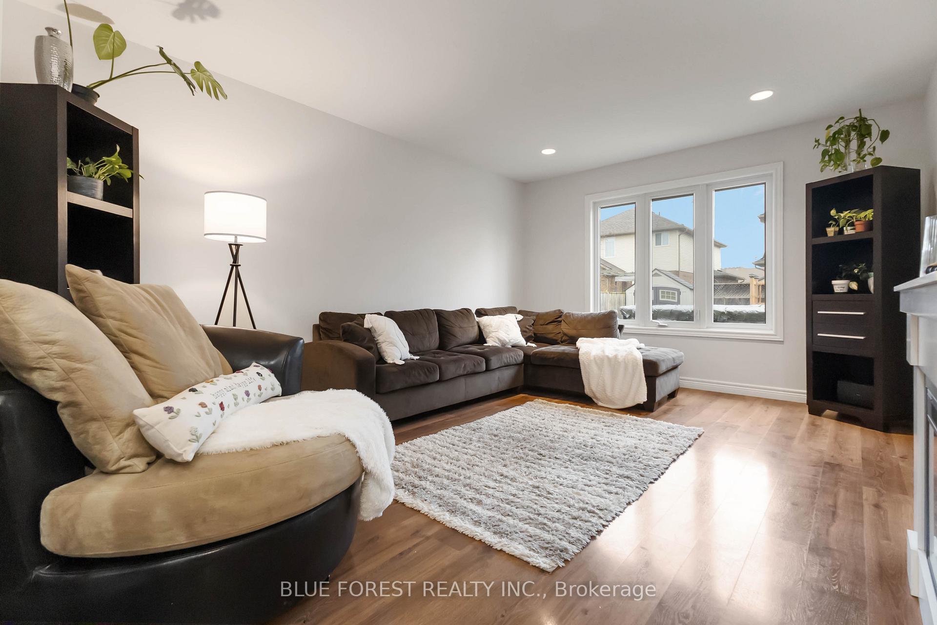 Photo 8 of 36 Pine Valley Drive, St. Thomas — HOMEH