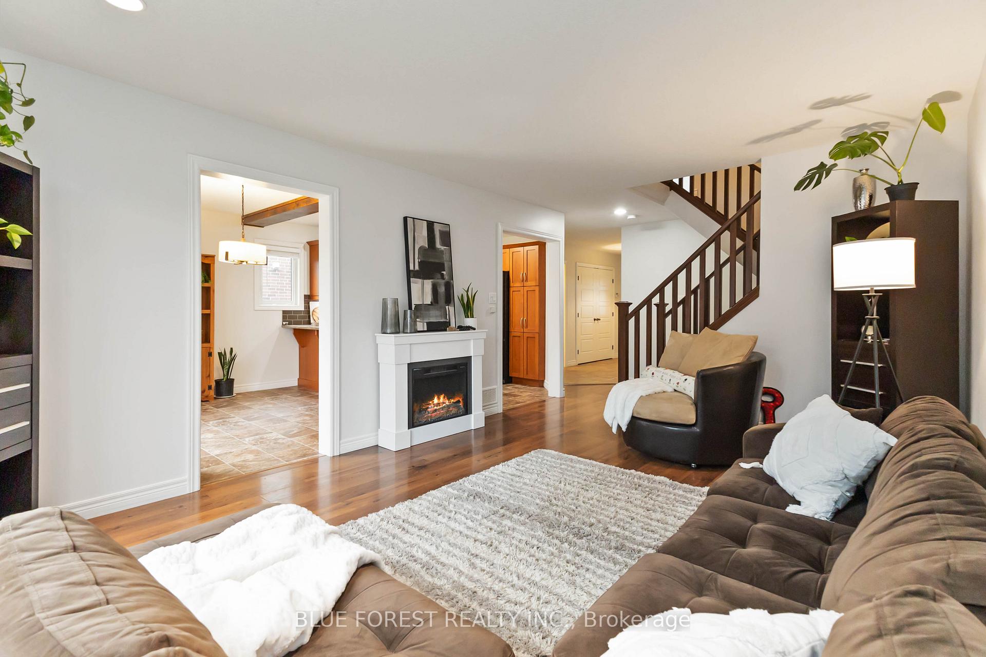 Photo 9 of 36 Pine Valley Drive, St. Thomas — HOMEH