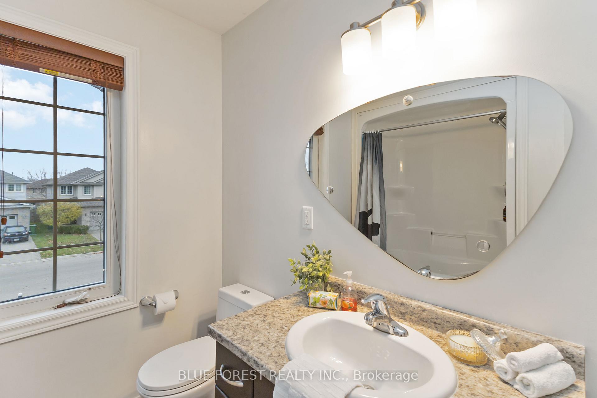 Photo 21 of 36 Pine Valley Drive, St. Thomas — HOMEH