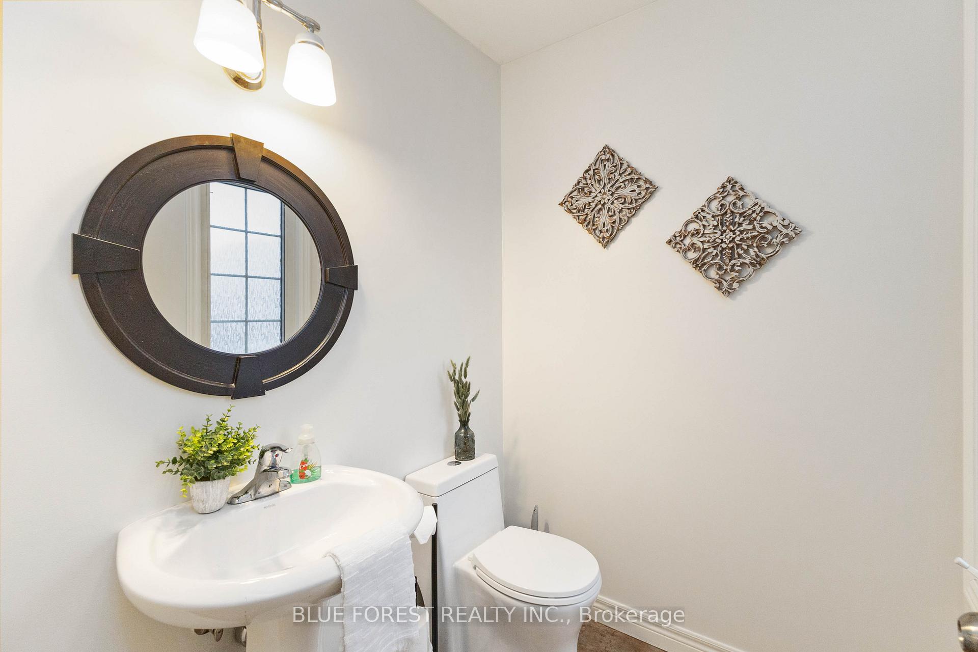 Photo 25 of 36 Pine Valley Drive, St. Thomas — HOMEH