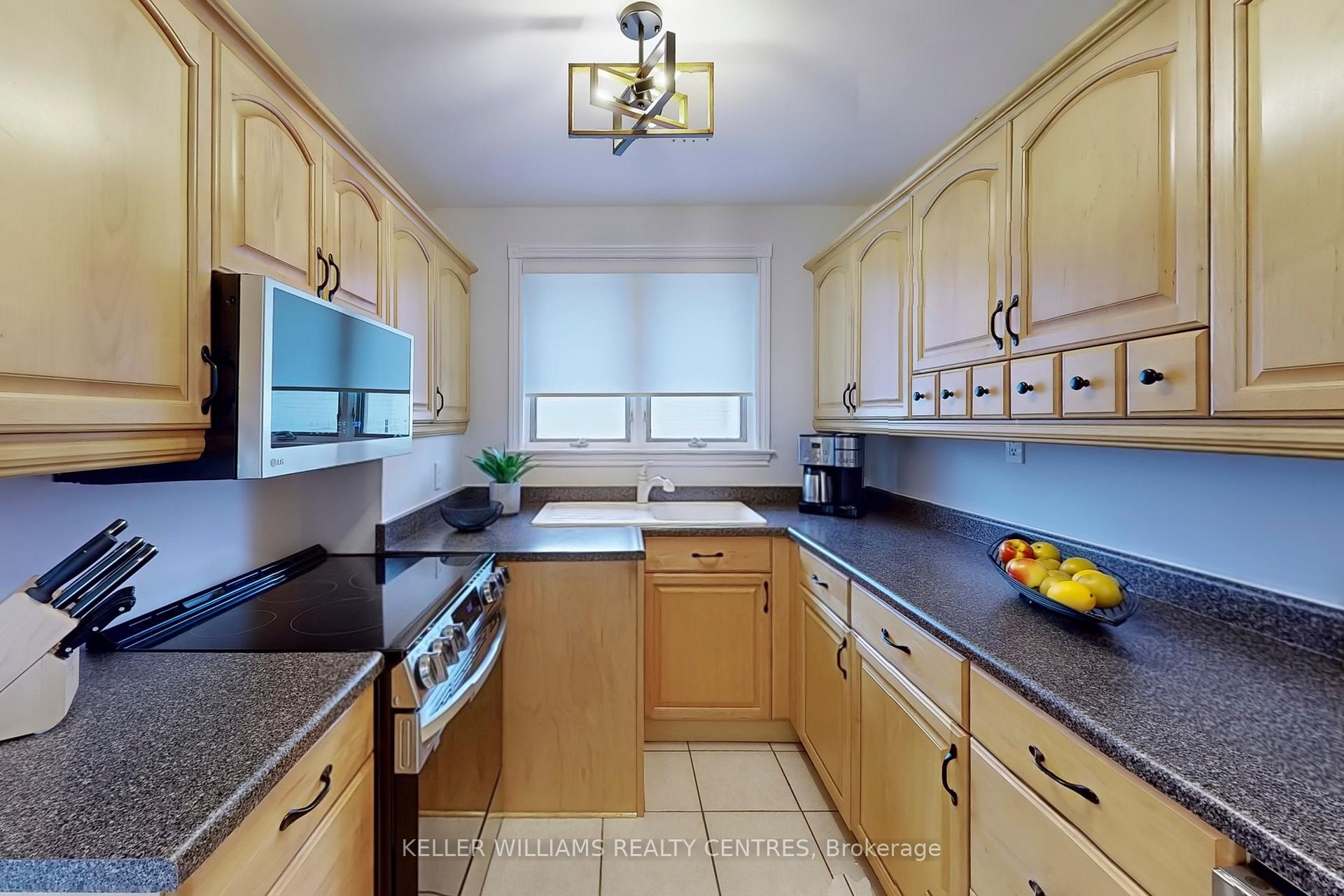 Photo 8 of 17 Patrick Drive, Aurora, Aurora Highlands — HOMEH