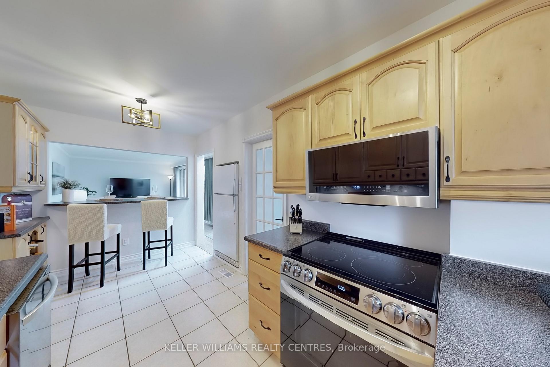 Photo 10 of 17 Patrick Drive, Aurora, Aurora Highlands — HOMEH