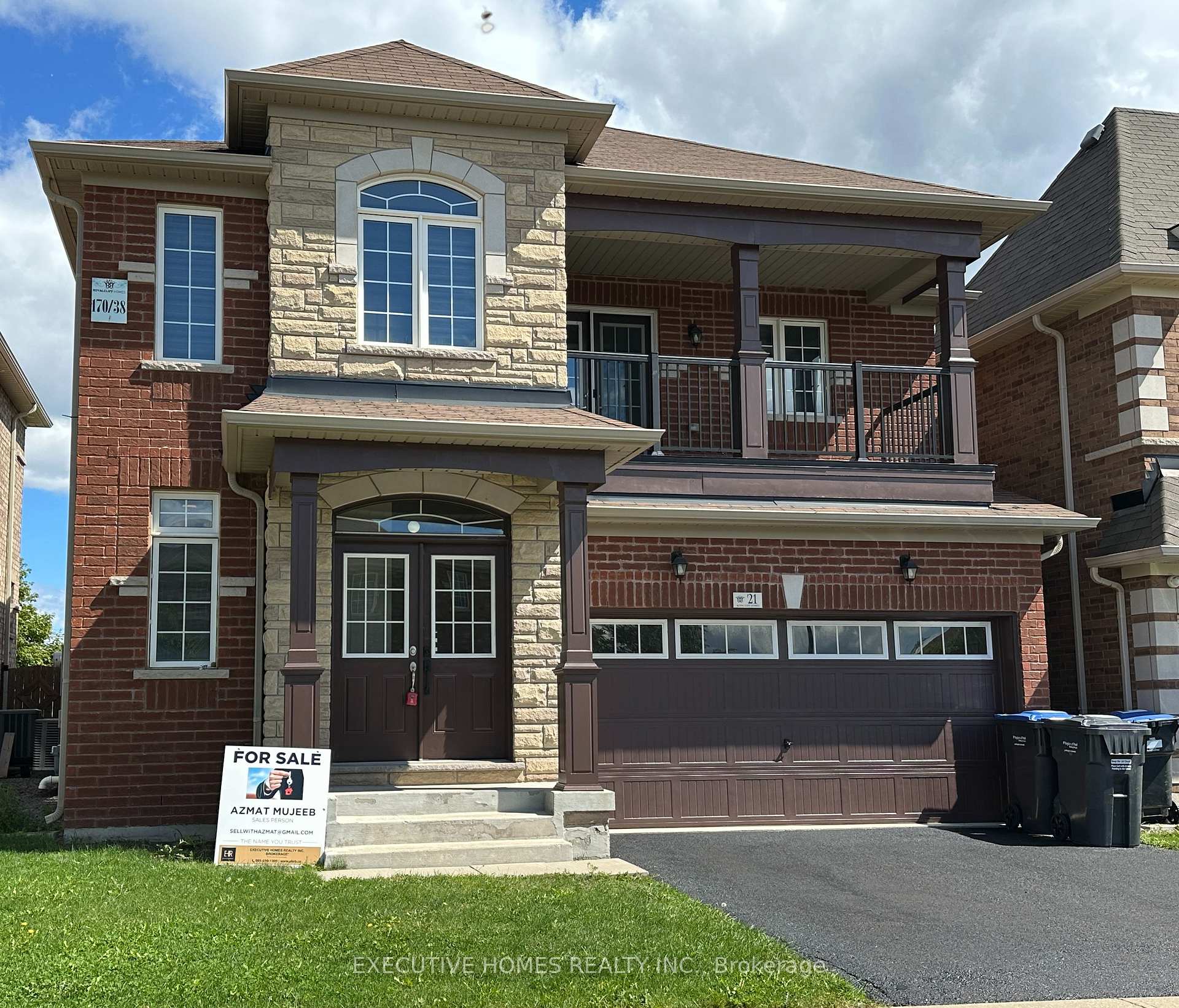 Photo 2 of 21 Elmcrest Drive, Brampton, Credit Valley — HOMEH