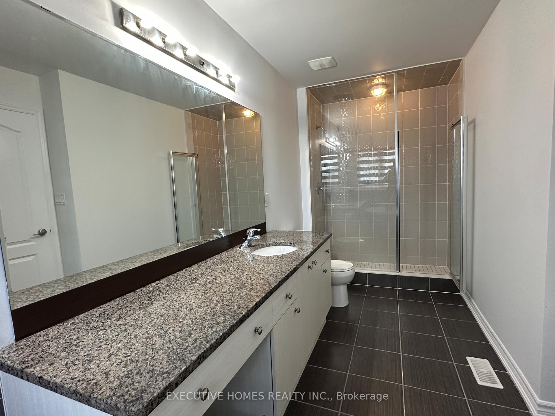 Photo 19 of 21 Elmcrest Drive, Brampton, Credit Valley — HOMEH