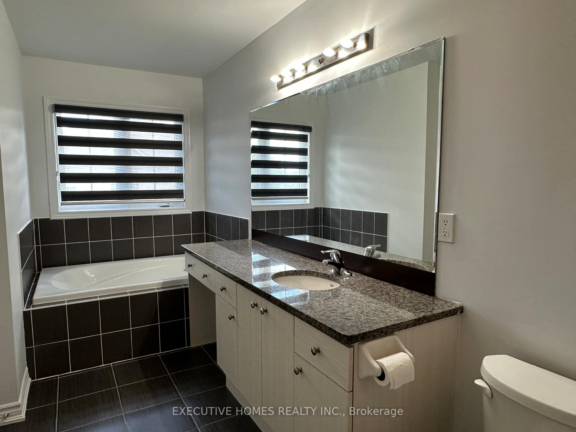 Photo 20 of 21 Elmcrest Drive, Brampton, Credit Valley — HOMEH