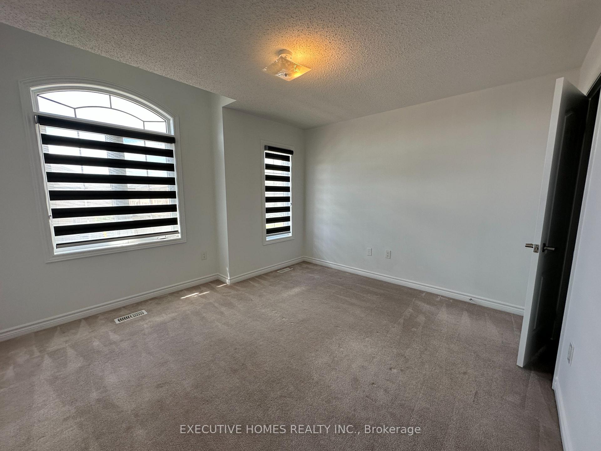Photo 26 of 21 Elmcrest Drive, Brampton, Credit Valley — HOMEH