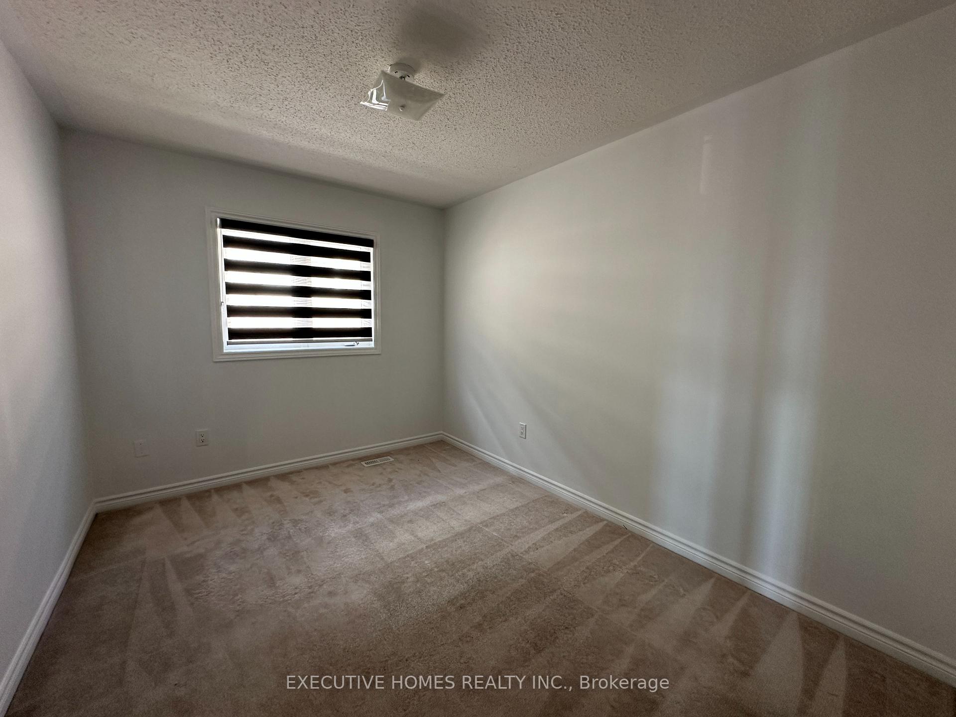 Photo 28 of 21 Elmcrest Drive, Brampton, Credit Valley — HOMEH
